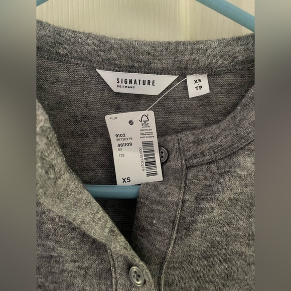 Women’s Reitmans Cardigan - Picture 2 of 2